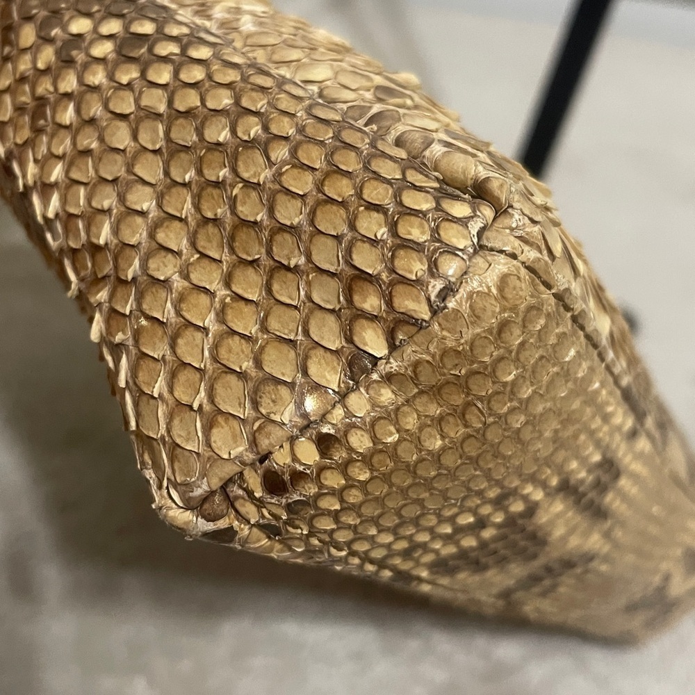 Bagliore Snakeskin Pattern Shoulder Bag - Picture 7 of 13